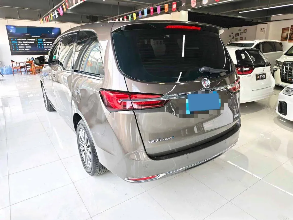2022 Buick GL8 2.0T 237HP L4 9AT,autocango,china used car exporter,china ev exporter,chinese used car exporter,chinese used ev exporter
