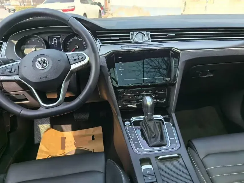 2020 Volkswagen Magotan 2.0T 186HP L4 7DCT,autocango,china used car exporter,china ev exporter,chinese used car exporter,chinese used ev exporter