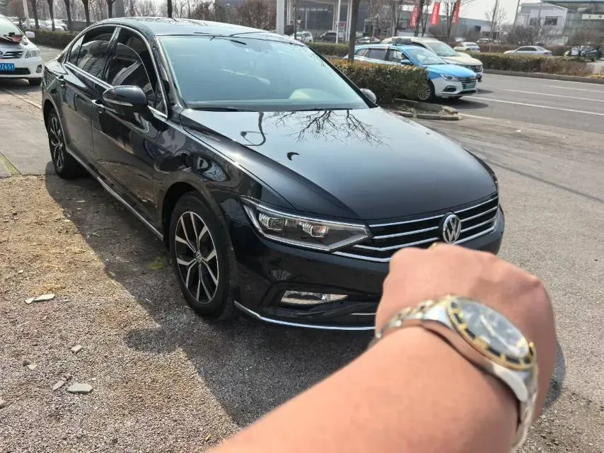 2020 Volkswagen Magotan 2.0T 186HP L4 7DCT,autocango,china used car exporter,china ev exporter,chinese used car exporter,chinese used ev exporter