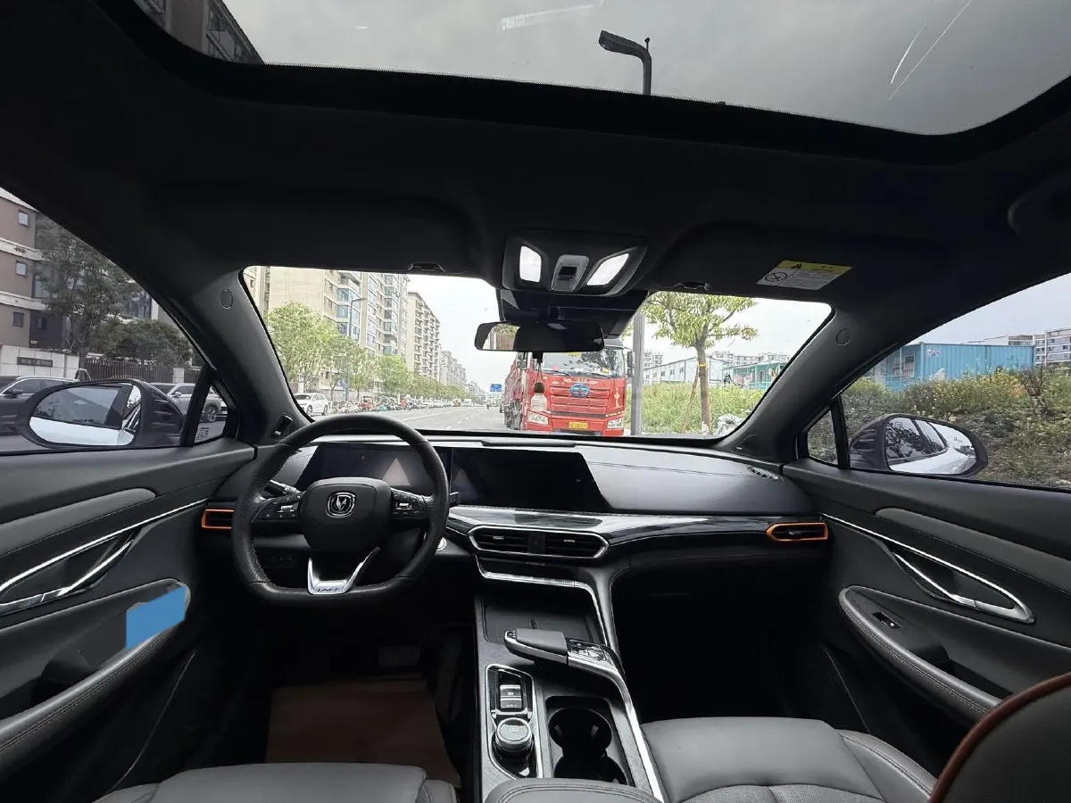 2022 ChangAn UNI-T 1.5T 188HP L4 7DCT,autocango,china used car exporter,china ev exporter,chinese used car exporter,chinese used ev exporter