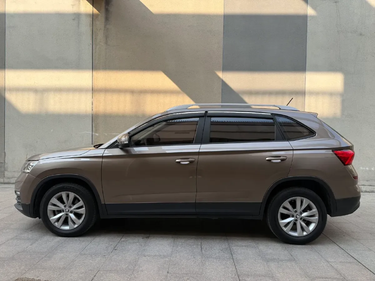 2021 Skoda Kamiq 1.5L 112HP L4 6AT,autocango,china used car exporter,china ev exporter,chinese used car exporter,chinese used ev exporter