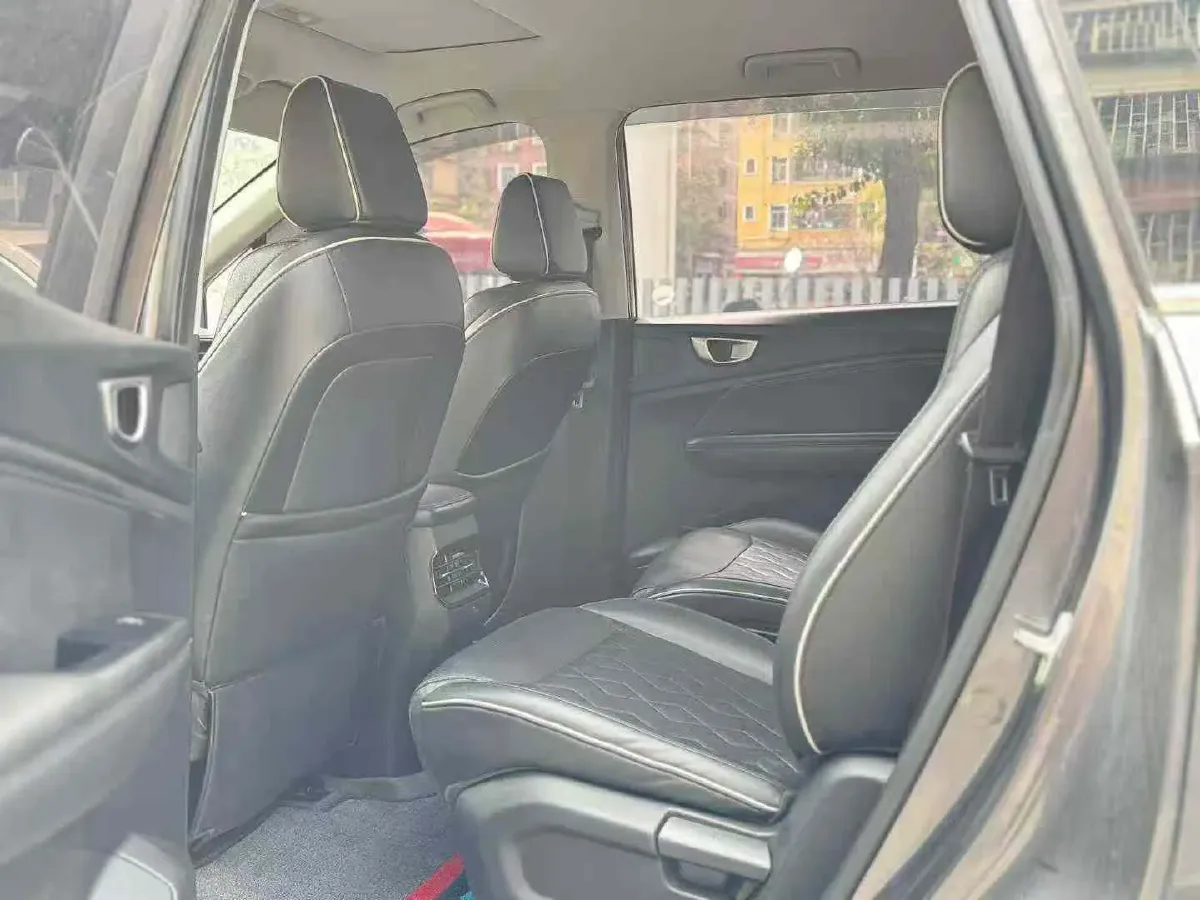 2022 Venucia T60 1.6L 126HP L4 CVT,autocango,china used car exporter,china ev exporter,chinese used car exporter,chinese used ev exporter