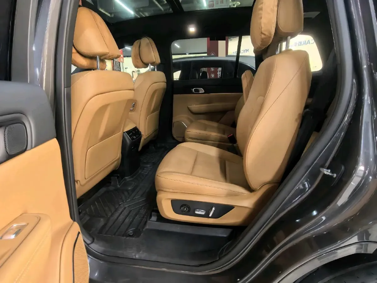 2021 Li ONE Range Extended 131HP REEV 40.5KWH,autocango,china used car exporter,china ev exporter,chinese used car exporter,chinese used ev exporter