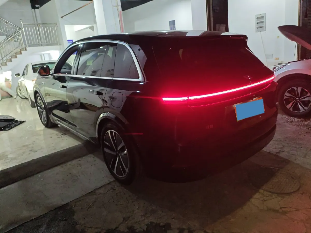 2024 Li L8 Range Extended 154HP REEV 42.8KWH,autocango,china used car exporter,china ev exporter,chinese used car exporter,chinese used ev exporter