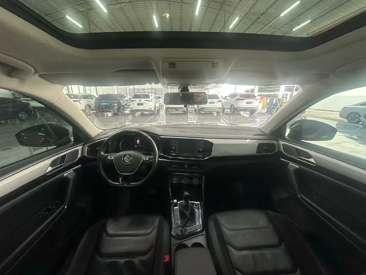 2019 Jeep Cherokee 2.0T 234HP L4 9AT,autocango,china used car exporter,china ev exporter,chinese used car exporter,chinese used ev exporter