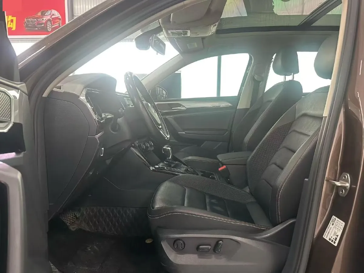 2019 Jeep Cherokee 2.0T 234HP L4 9AT,autocango,china used car exporter,china ev exporter,chinese used car exporter,chinese used ev exporter