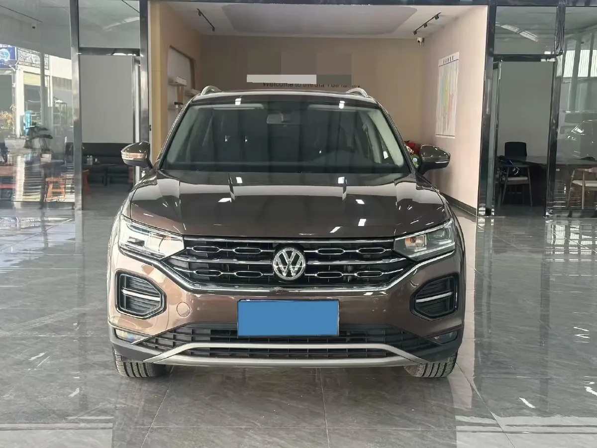2019 Jeep Cherokee 2.0T 234HP L4 9AT,autocango,china used car exporter,china ev exporter,chinese used car exporter,chinese used ev exporter