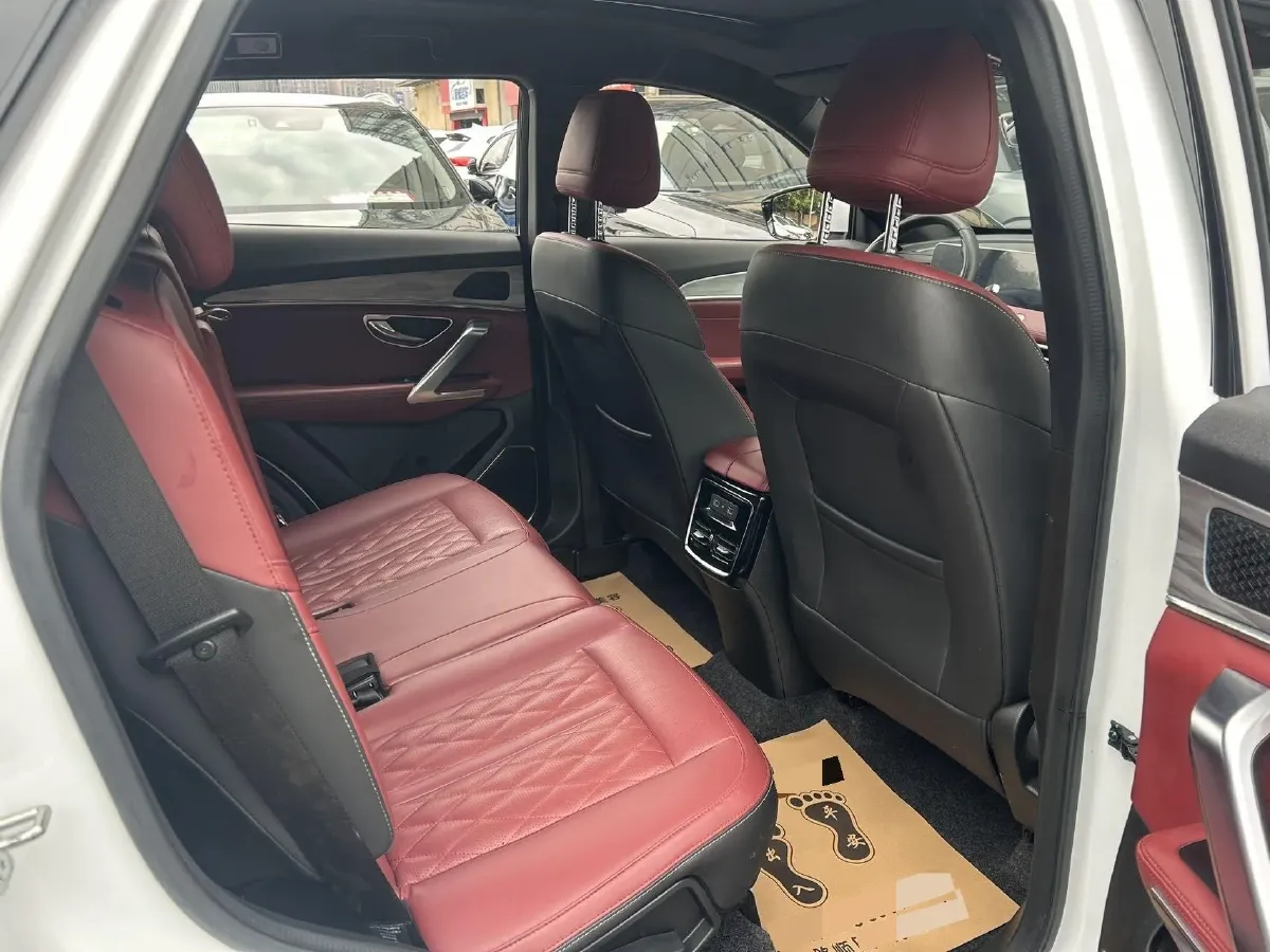 2023 ChangAn Oshan X7 Plus 1.5T 188HP L4 7DCT,autocango,china used car exporter,china ev exporter,chinese used car exporter,chinese used ev exporter