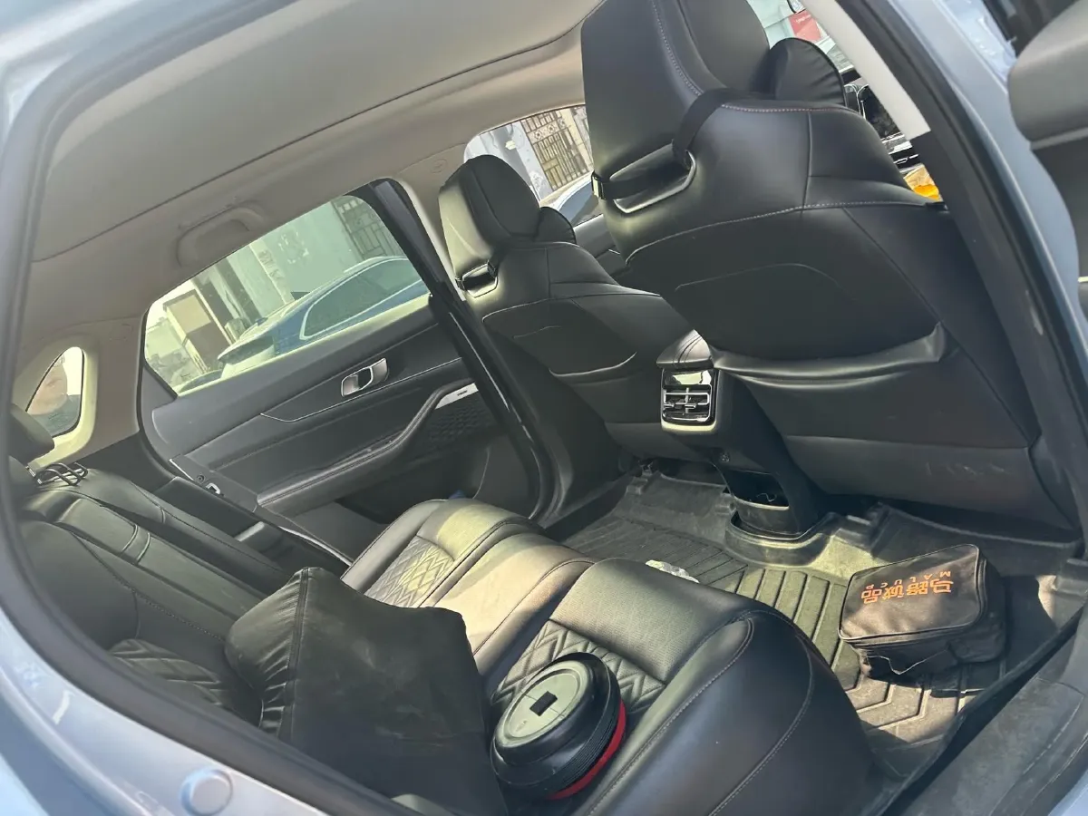 2021 ChangAn UNI-K 2.0T 233HP L4 8AT,autocango,china used car exporter,china ev exporter,chinese used car exporter,chinese used ev exporter