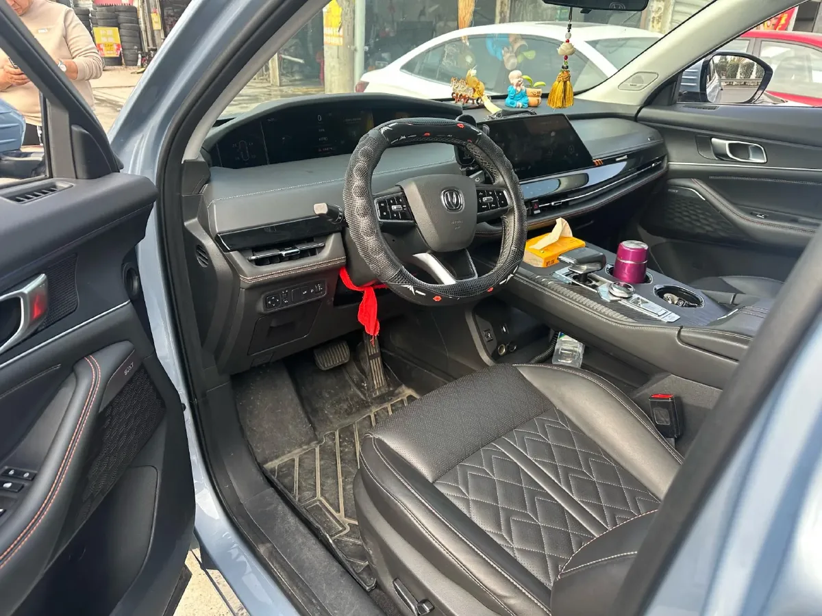 2021 ChangAn UNI-K 2.0T 233HP L4 8AT,autocango,china used car exporter,china ev exporter,chinese used car exporter,chinese used ev exporter