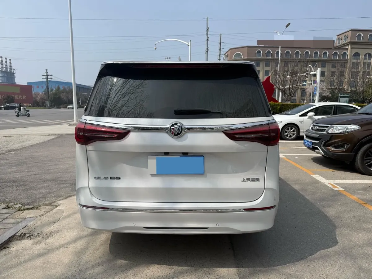 2023 Buick GL8 2.0T 237HP L4 9AT,autocango,china used car exporter,china ev exporter,chinese used car exporter,chinese used ev exporter