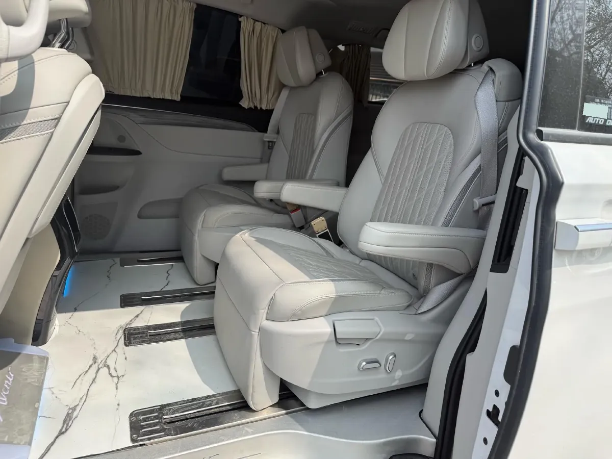 2023 Buick GL8 2.0T 237HP L4 9AT,autocango,china used car exporter,china ev exporter,chinese used car exporter,chinese used ev exporter