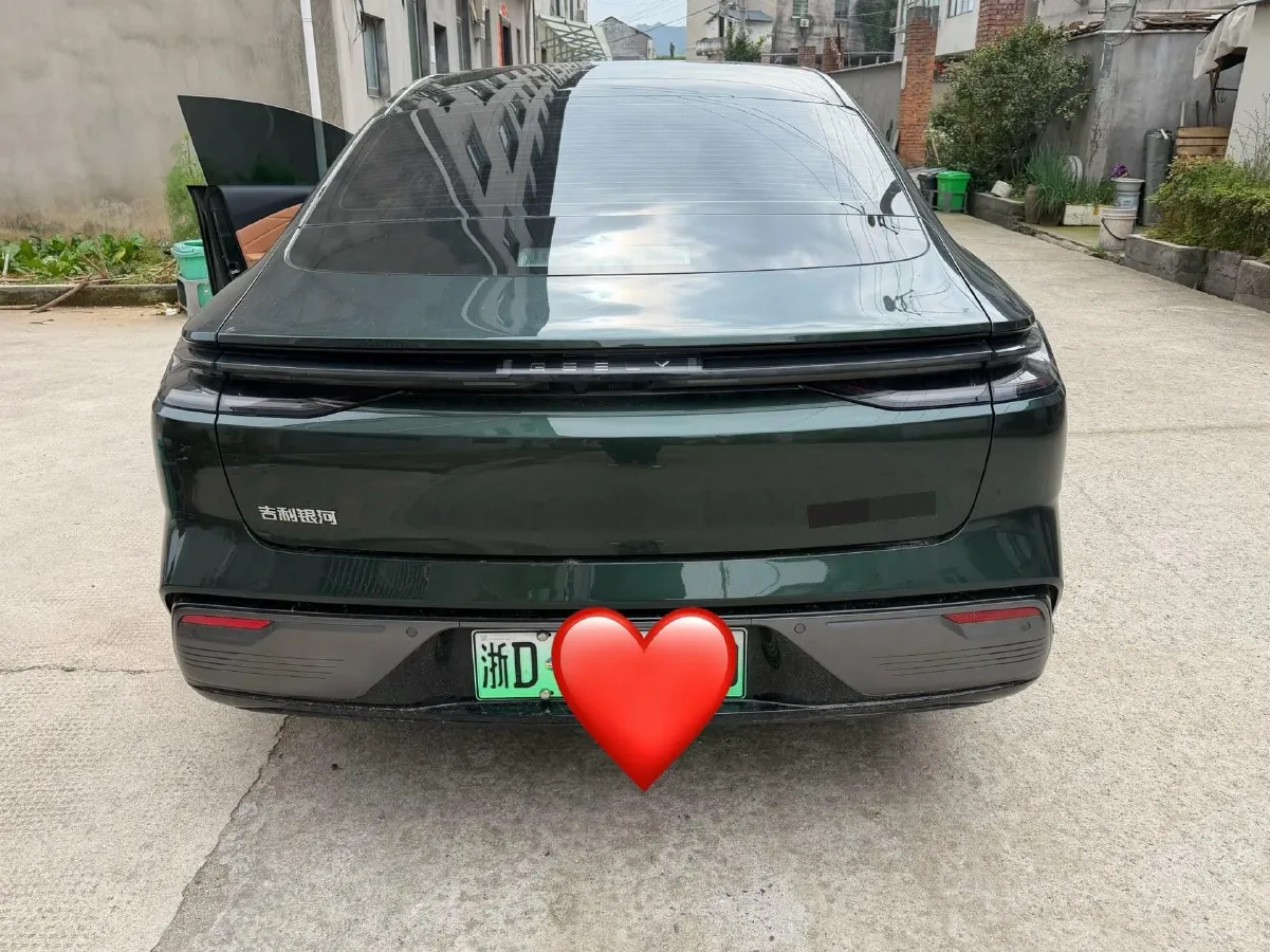 2025 Geely Galaxy Starshine 8 1.5L 112HP L4 1DHT PHEV,autocango,china used car exporter,china ev exporter,chinese used car exporter,chinese used ev exporter