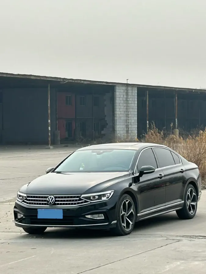 2023 Volkswagen Magotan 2.0T 186HP L4 7DCT,autocango,china used car exporter,china ev exporter,chinese used car exporter,chinese used ev exporter