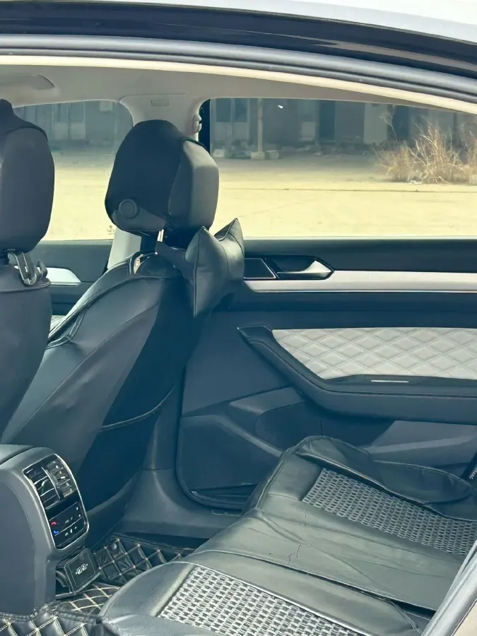 2023 Volkswagen Magotan 2.0T 186HP L4 7DCT,autocango,china used car exporter,china ev exporter,chinese used car exporter,chinese used ev exporter