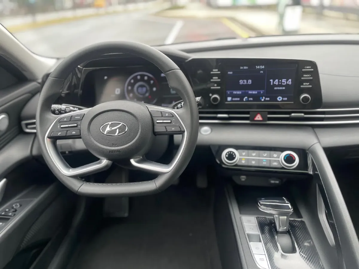 2021 Hyundai Elantra 1.5L 115HP L4 CVT,autocango,china used car exporter,china ev exporter,chinese used car exporter,chinese used ev exporter
