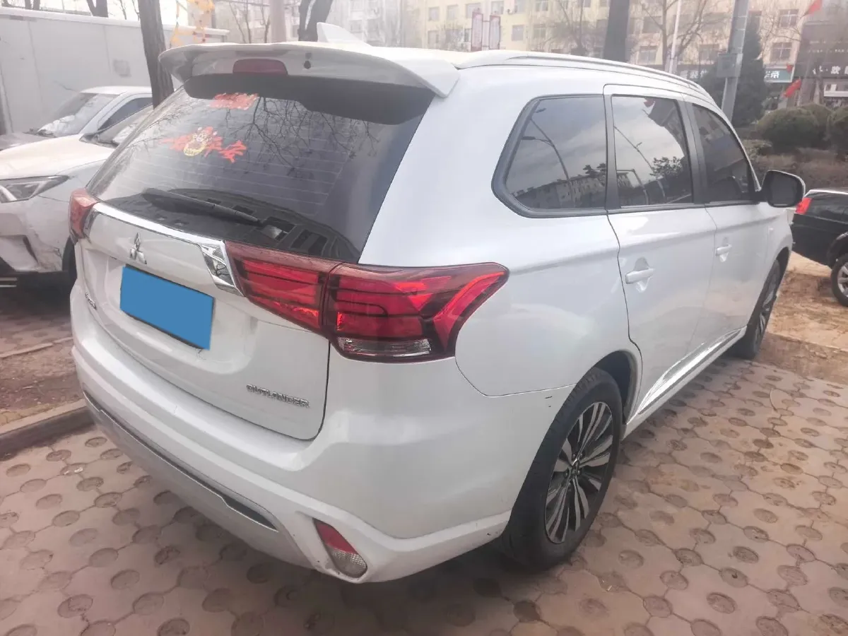 2021 Mitsubishi Outlander 2.0L 166HP L4 CVT,autocango,china used car exporter,china ev exporter,chinese used car exporter,chinese used ev exporter