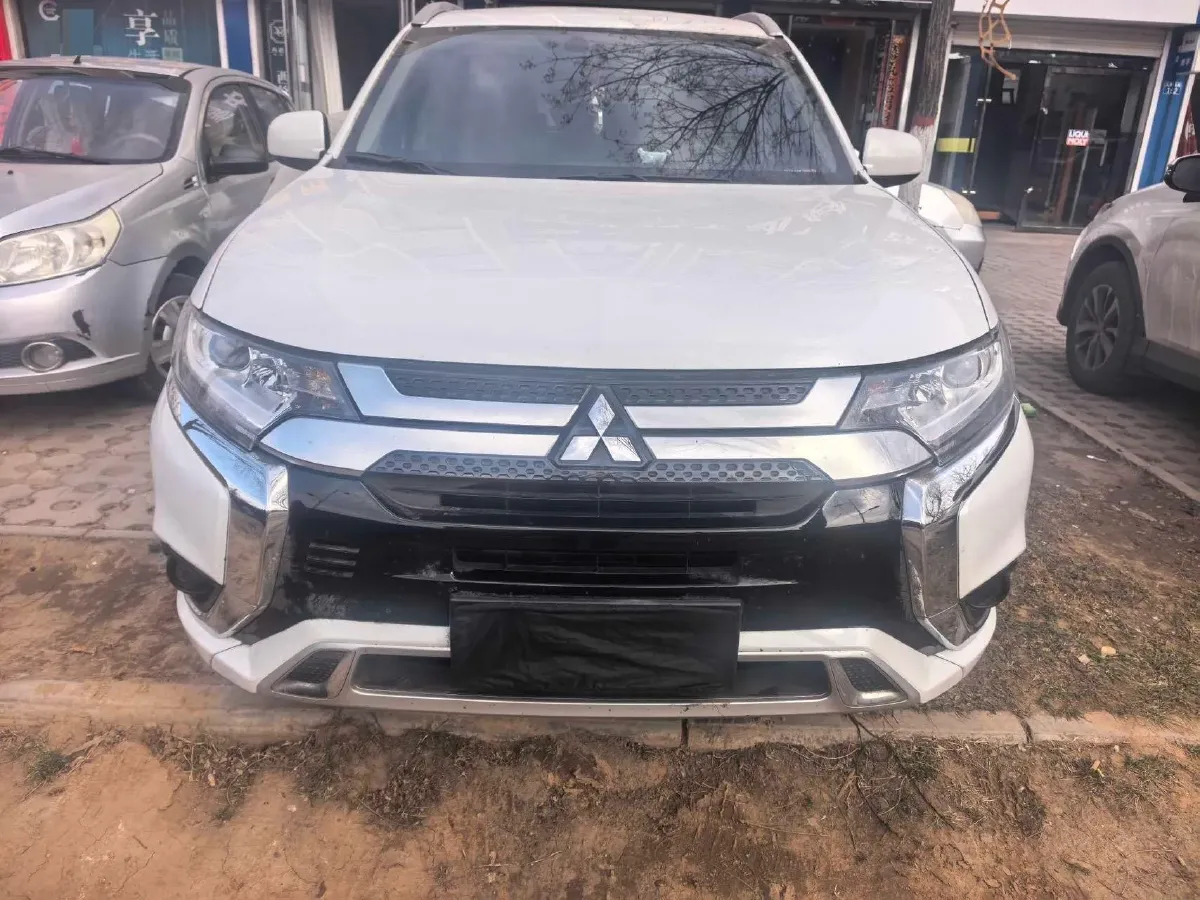 2021 Mitsubishi Outlander 2.0L 166HP L4 CVT,autocango,china used car exporter,china ev exporter,chinese used car exporter,chinese used ev exporter