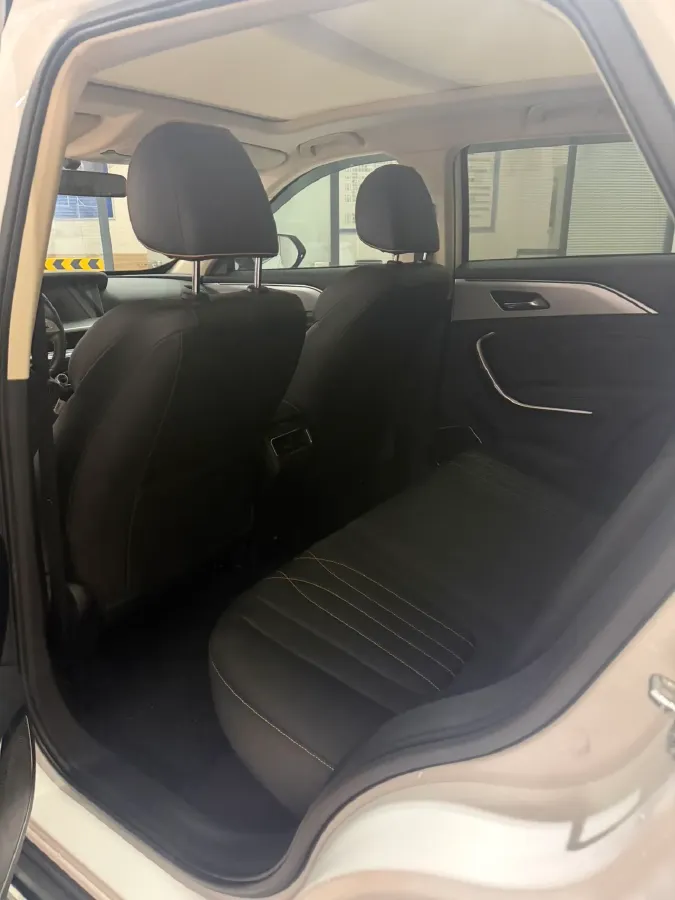 2023 Bestune T77 1.5T 169HP L4 7DCT,autocango,china used car exporter,china ev exporter,chinese used car exporter,chinese used ev exporter