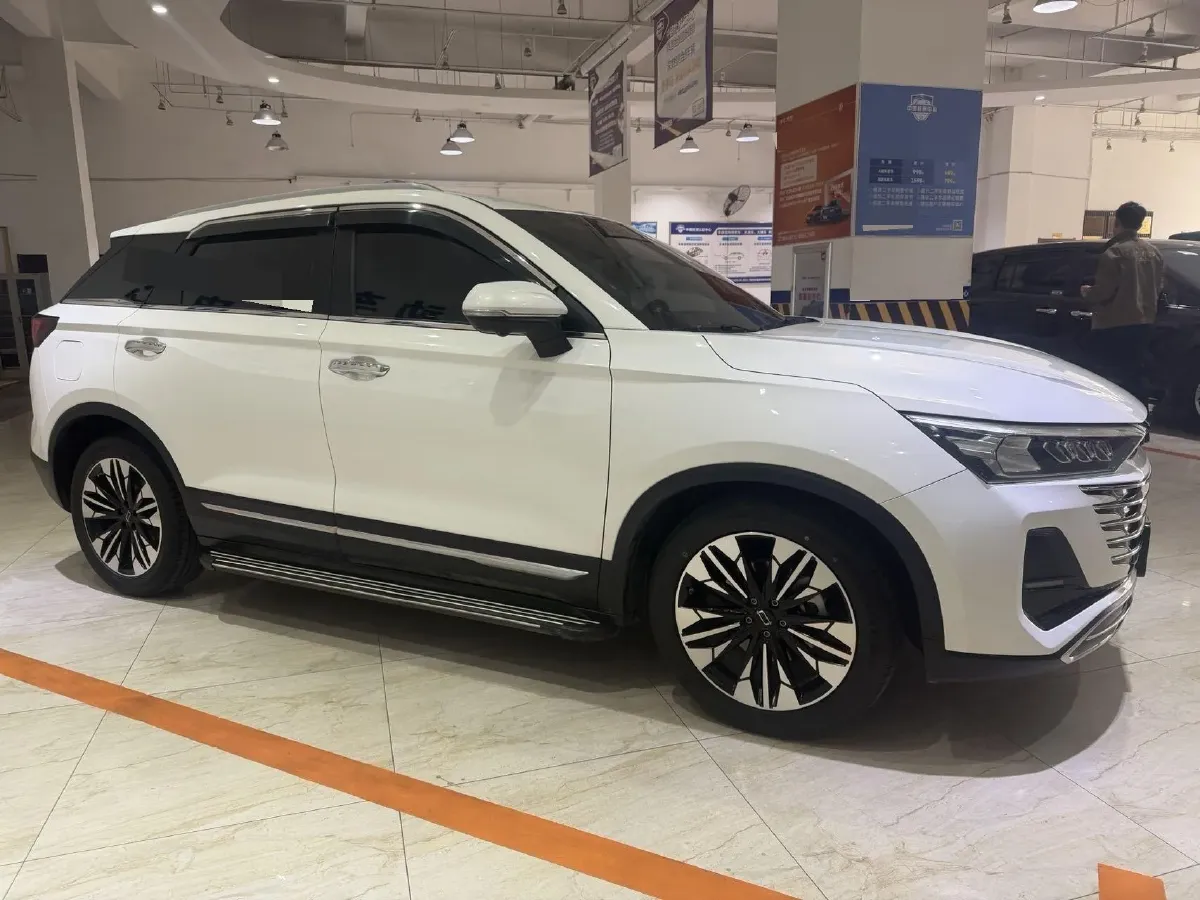 2023 Bestune T77 1.5T 169HP L4 7DCT,autocango,china used car exporter,china ev exporter,chinese used car exporter,chinese used ev exporter