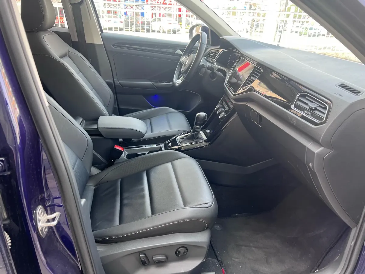 2022 Volkswagen T-Roc 1.4T 150HP L4 7DCT,autocango,china used car exporter,china ev exporter,chinese used car exporter,chinese used ev exporter