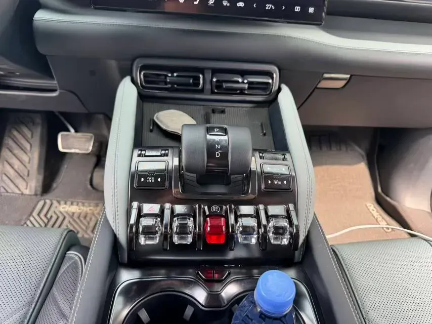 2023 FangChengBao Bao 5 1.5T 194HP L4 E-CVT PHEV 31.8KWH,autocango,china used car exporter,china ev exporter,chinese used car exporter,chinese used ev exporter