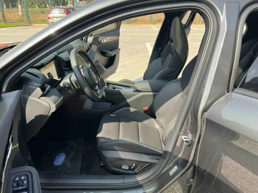 2023 MAXUS G50 1.5T 181HP L4 7DCT,autocango,china used car exporter,china ev exporter,chinese used car exporter,chinese used ev exporter