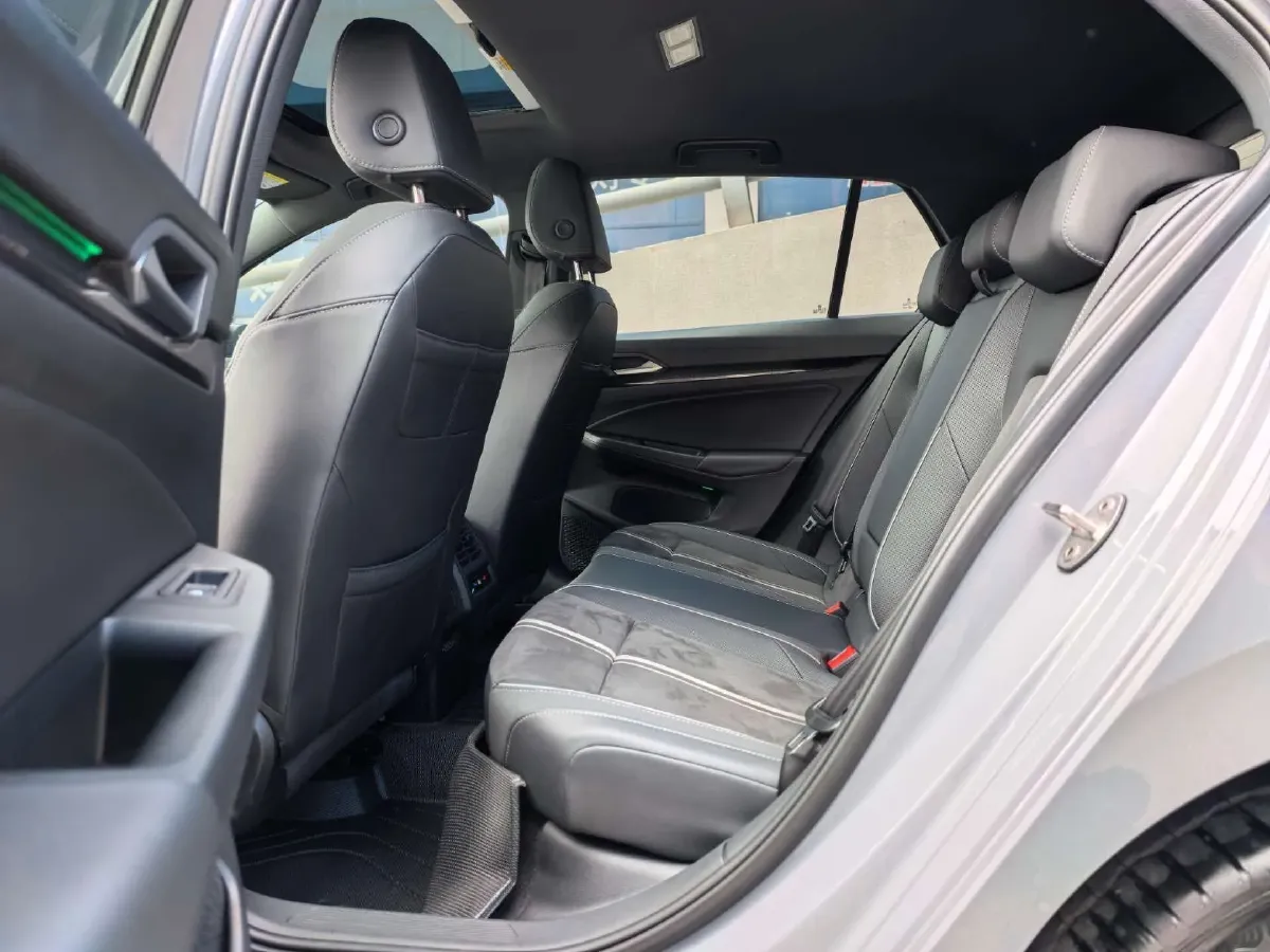 2023 Volkswagen Golf 1.4T 150HP L4 7DCT,autocango,china used car exporter,china ev exporter,chinese used car exporter,chinese used ev exporter