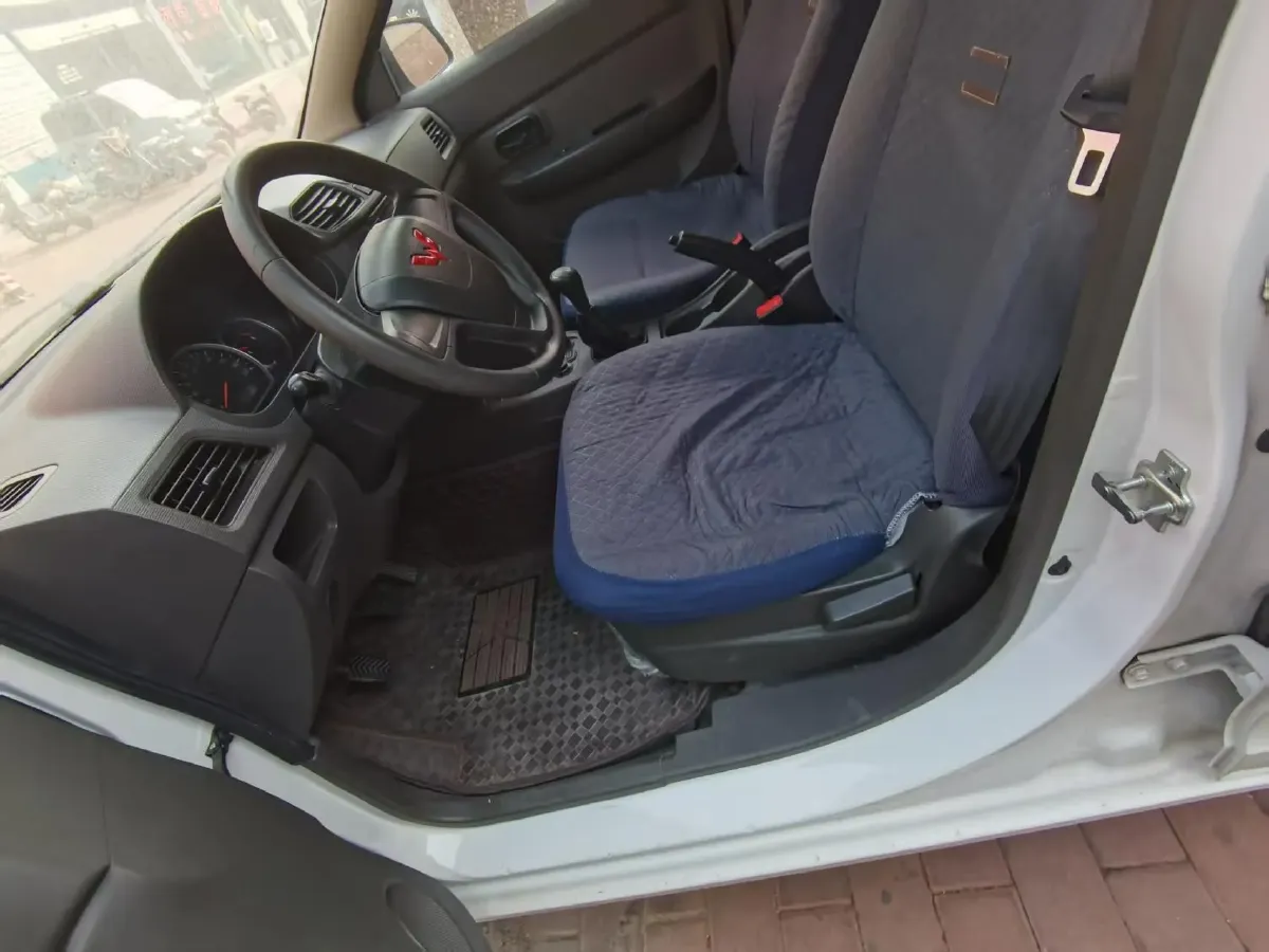 2020 BaoJun 310 1.2L 80HP L4 5MT,autocango,china used car exporter,china ev exporter,chinese used car exporter,chinese used ev exporter