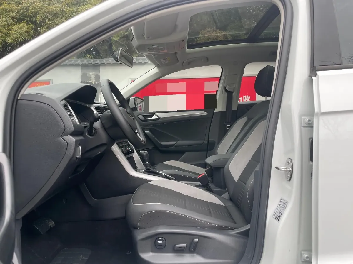 2021 Volkswagen T-Roc 1.4T 150HP L4 7DCT,autocango,china used car exporter,china ev exporter,chinese used car exporter,chinese used ev exporter