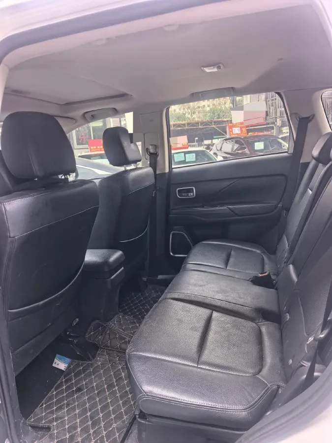 2018 Mitsubishi Outlander 2.0L 166HP L4 CVT,autocango,china used car exporter,china ev exporter,chinese used car exporter,chinese used ev exporter