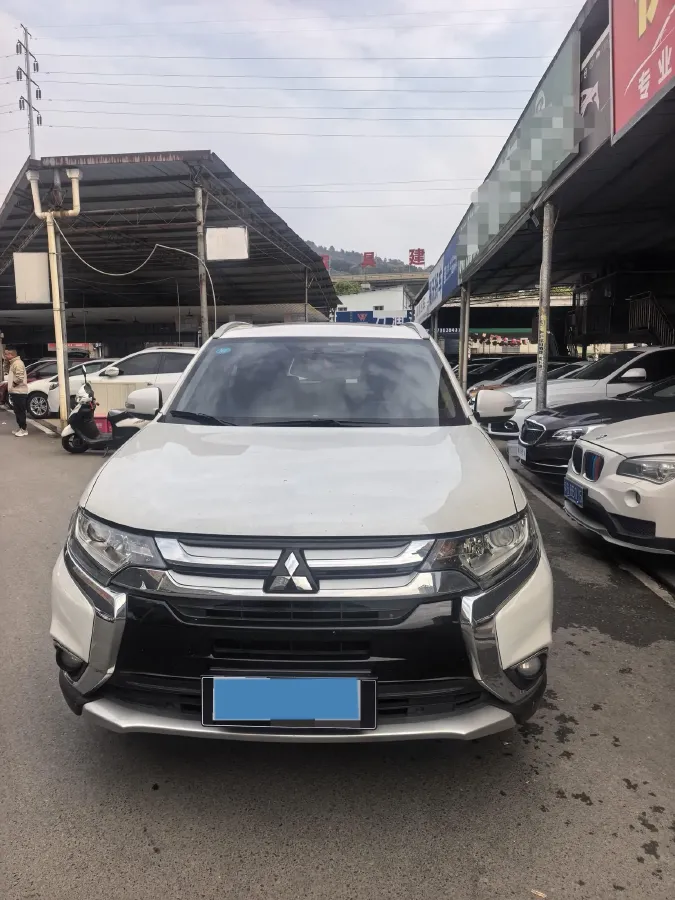 2018 Mitsubishi Outlander 2.0L 166HP L4 CVT,autocango,china used car exporter,china ev exporter,chinese used car exporter,chinese used ev exporter