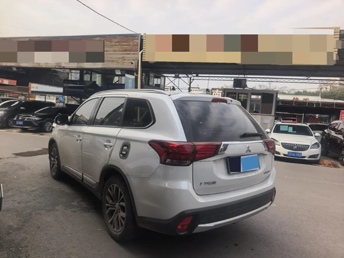 2018 Mitsubishi Outlander 2.0L 166HP L4 CVT,autocango,china used car exporter,china ev exporter,chinese used car exporter,chinese used ev exporter