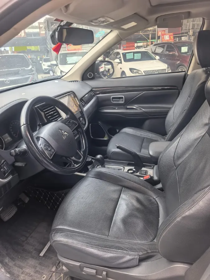 2018 Mitsubishi Outlander 2.0L 166HP L4 CVT,autocango,china used car exporter,china ev exporter,chinese used car exporter,chinese used ev exporter