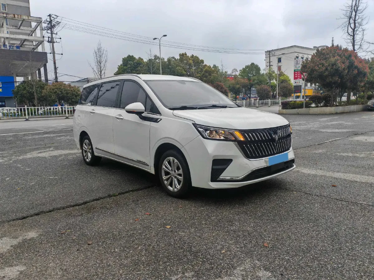 2022 WuLing JiaChen 1.5L 99HP L4 6MT,autocango,china used car exporter,china ev exporter,chinese used car exporter,chinese used ev exporter