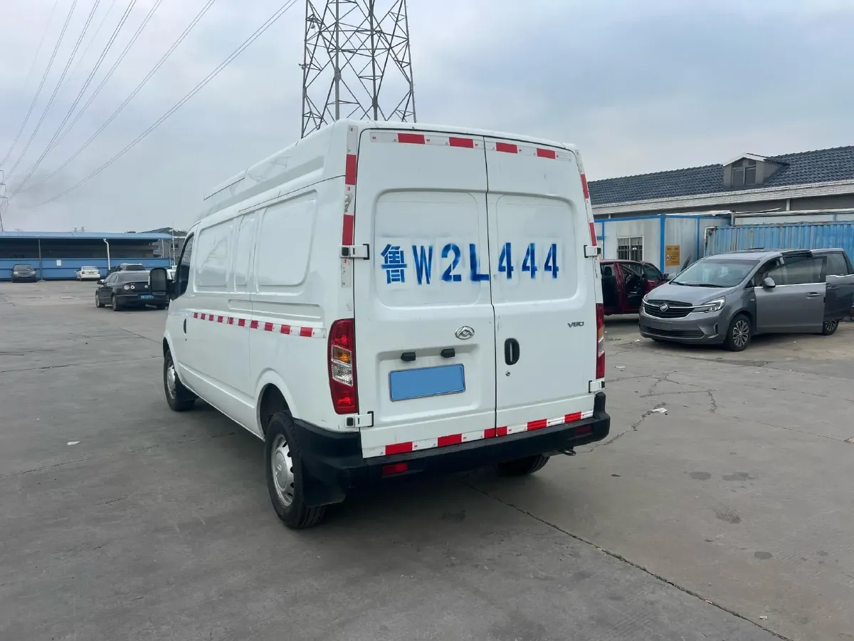 2020 MAXUS XinTu V80 2.5T 136HP L4 6MT,autocango,china used car exporter,china ev exporter,chinese used car exporter,chinese used ev exporter