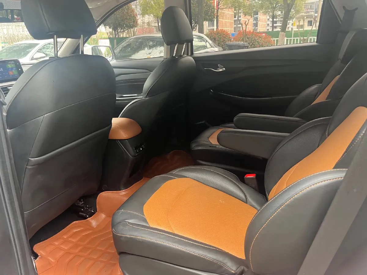 2019 WuLing HongGuang S3 1.5L 99HP L4 6MT,autocango,china used car exporter,china ev exporter,chinese used car exporter,chinese used ev exporter