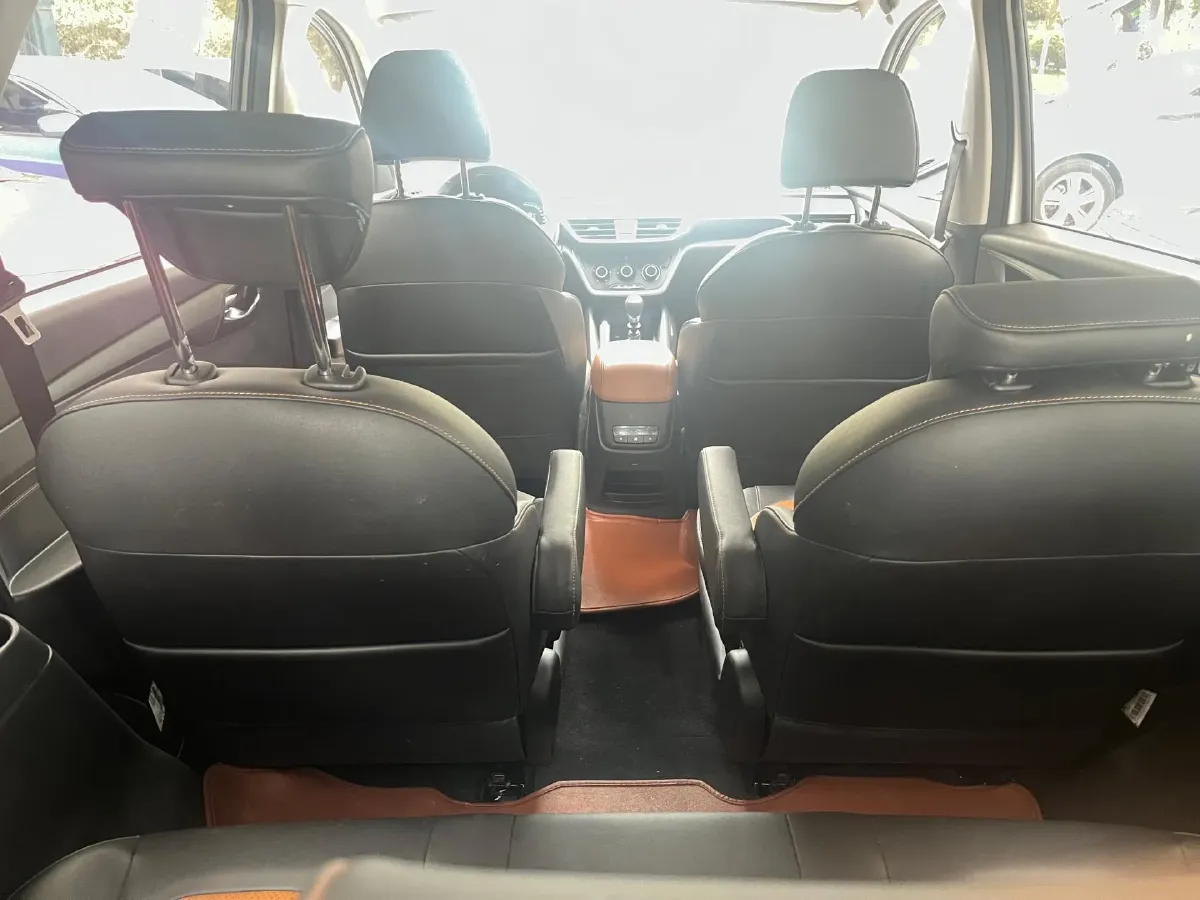 2019 WuLing HongGuang S3 1.5L 99HP L4 6MT,autocango,china used car exporter,china ev exporter,chinese used car exporter,chinese used ev exporter