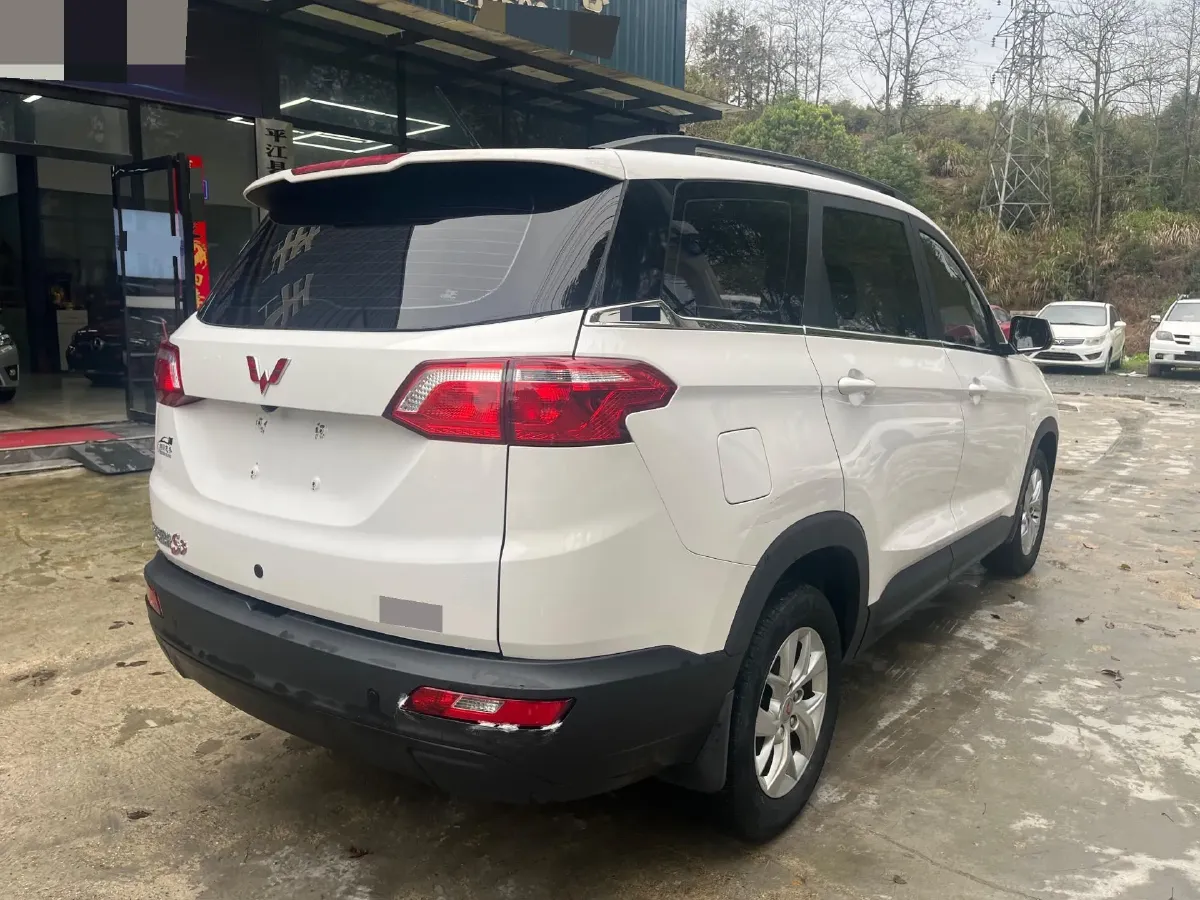 2019 WuLing HongGuang S3 1.5L 99HP L4 6MT,autocango,china used car exporter,china ev exporter,chinese used car exporter,chinese used ev exporter