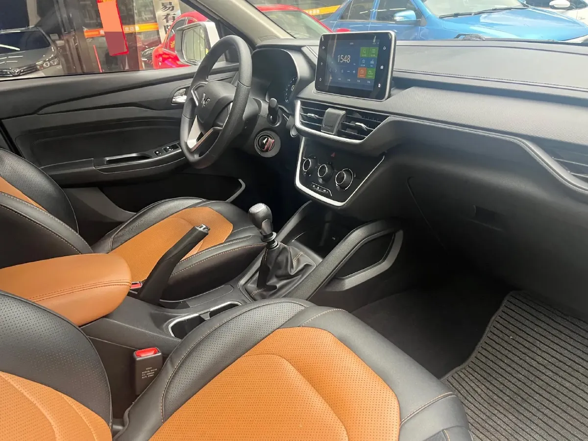 2019 WuLing HongGuang S3 1.5L 99HP L4 6MT,autocango,china used car exporter,china ev exporter,chinese used car exporter,chinese used ev exporter