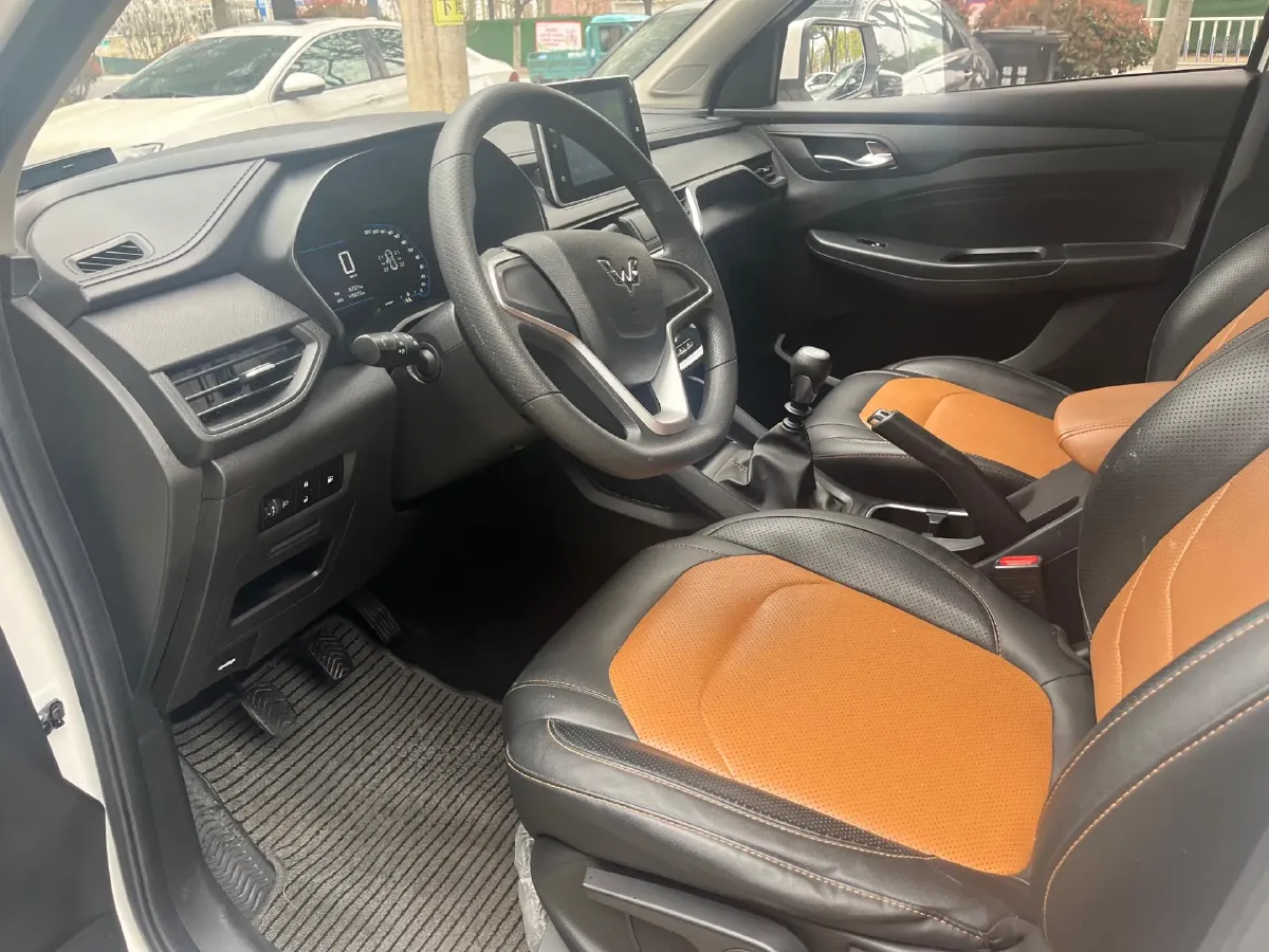 2019 WuLing HongGuang S3 1.5L 99HP L4 6MT,autocango,china used car exporter,china ev exporter,chinese used car exporter,chinese used ev exporter