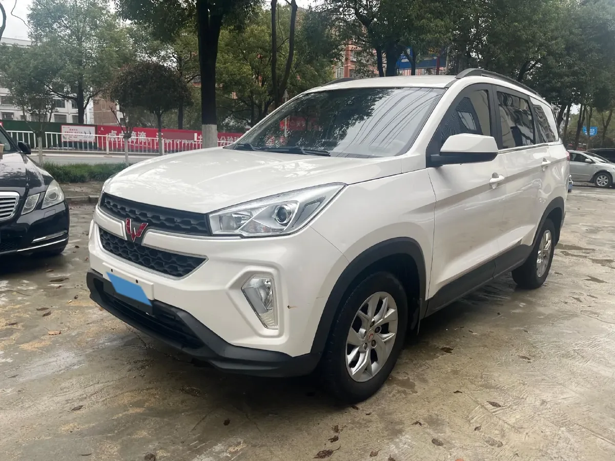 2019 WuLing HongGuang S3 1.5L 99HP L4 6MT,autocango,china used car exporter,china ev exporter,chinese used car exporter,chinese used ev exporter