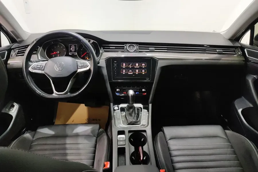 2020 Volkswagen Magotan 2.0T 186HP L4 7DCT,autocango,china used car exporter,china ev exporter,chinese used car exporter,chinese used ev exporter