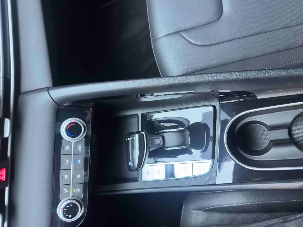 2022 Hyundai Elantra 1.5L 115HP L4 CVT,autocango,china used car exporter,china ev exporter,chinese used car exporter,chinese used ev exporter