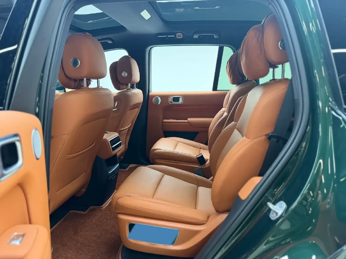 2023 Li L8 Range Extended 154HP REEV 40.9KWH,autocango,china used car exporter,china ev exporter,chinese used car exporter,chinese used ev exporter