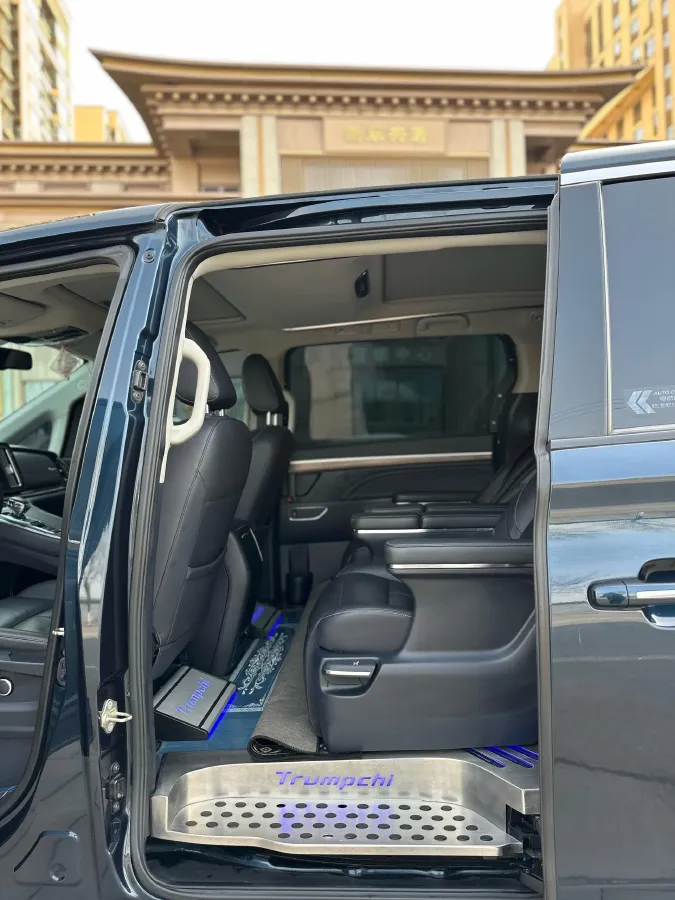 2021 GAC Trumpchi M8 2.0T 252HP L4 8AT,autocango,china used car exporter,china ev exporter,chinese used car exporter,chinese used ev exporter