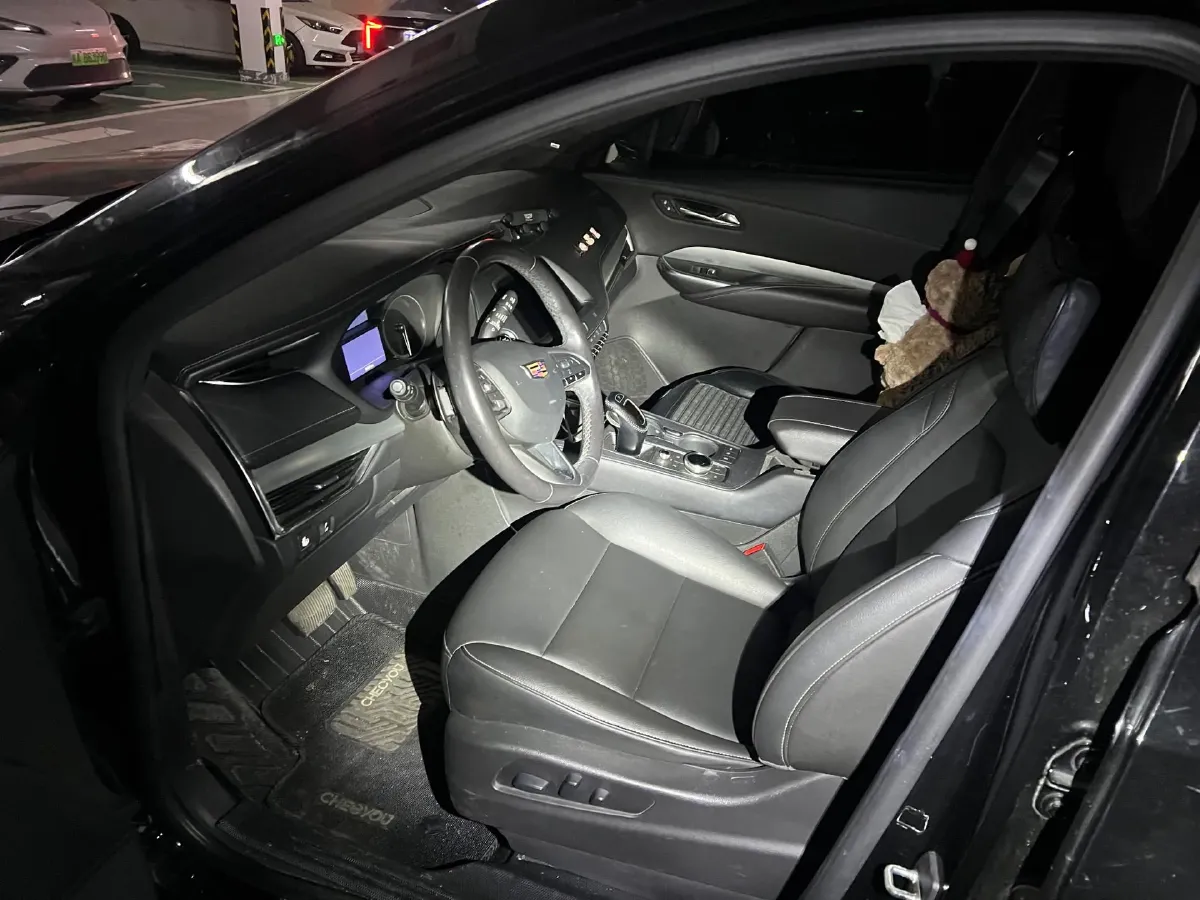 2020 Cadillac XT4 2.0T 241HP L4 9AT,autocango,china used car exporter,china ev exporter,chinese used car exporter,chinese used ev exporter