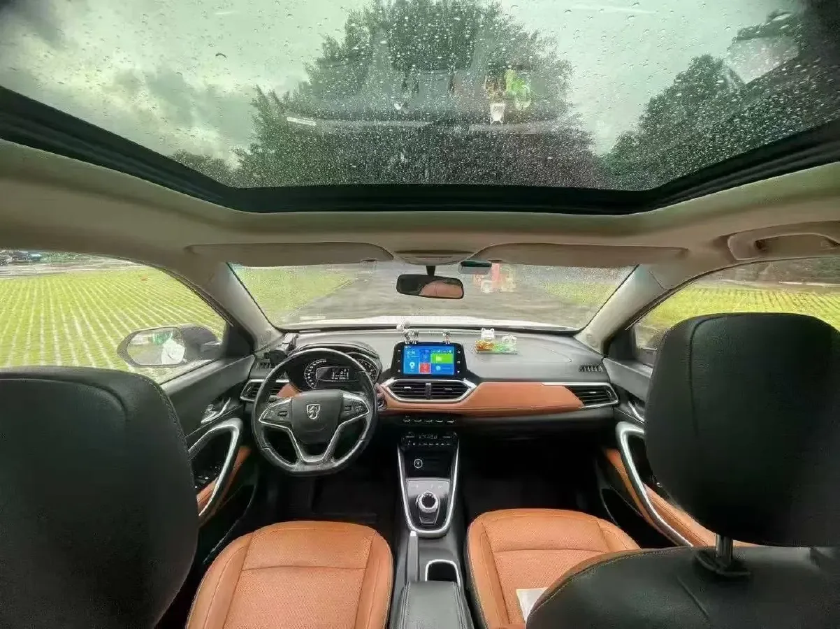 2017 HaiMa S5 Young Edition 1.6L 122HP L4 5MT,autocango,china used car exporter,china ev exporter,chinese used car exporter,chinese used ev exporter