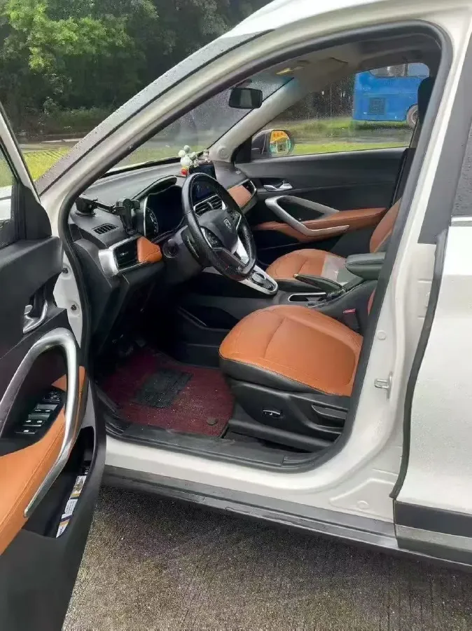 2017 HaiMa S5 Young Edition 1.6L 122HP L4 5MT,autocango,china used car exporter,china ev exporter,chinese used car exporter,chinese used ev exporter