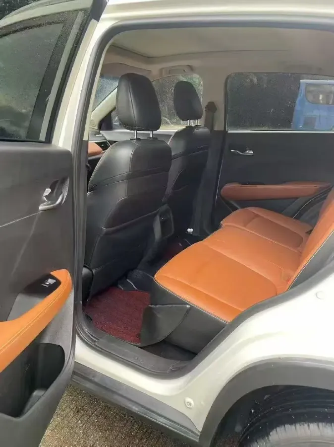 2017 HaiMa S5 Young Edition 1.6L 122HP L4 5MT,autocango,china used car exporter,china ev exporter,chinese used car exporter,chinese used ev exporter